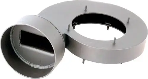 Graues Saugzuggehäuse für Ventilator, mit zwei Öffnungen, einer runden und einer rechteckigen, montiert für eine Wolf-Anlage.